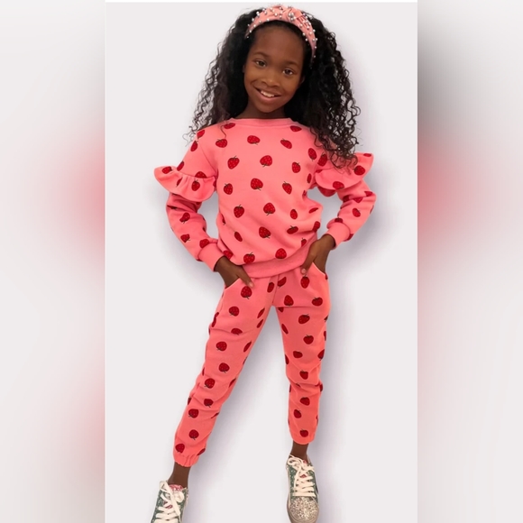 Lola + The Boys Strawberry Ruffle Set - Picture 13 of 15